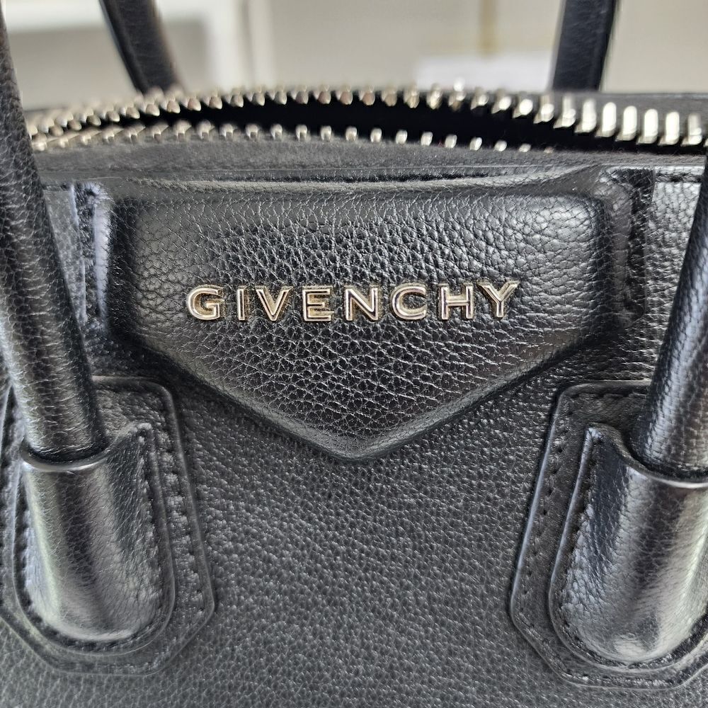 NWT Givenchy Antigona Black Leather Crossbody Handbag - Picture 11 of 11